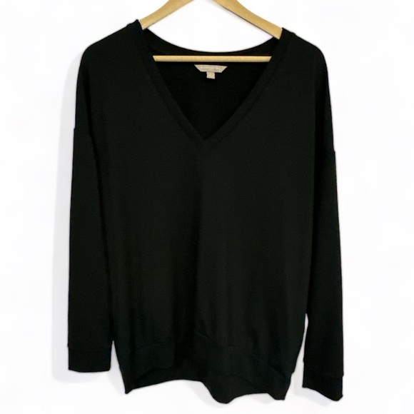 Banana Republic Ladies Long Sleeve Black Pullover V Neck Shirt Size L EUC - Picture 1 of 7